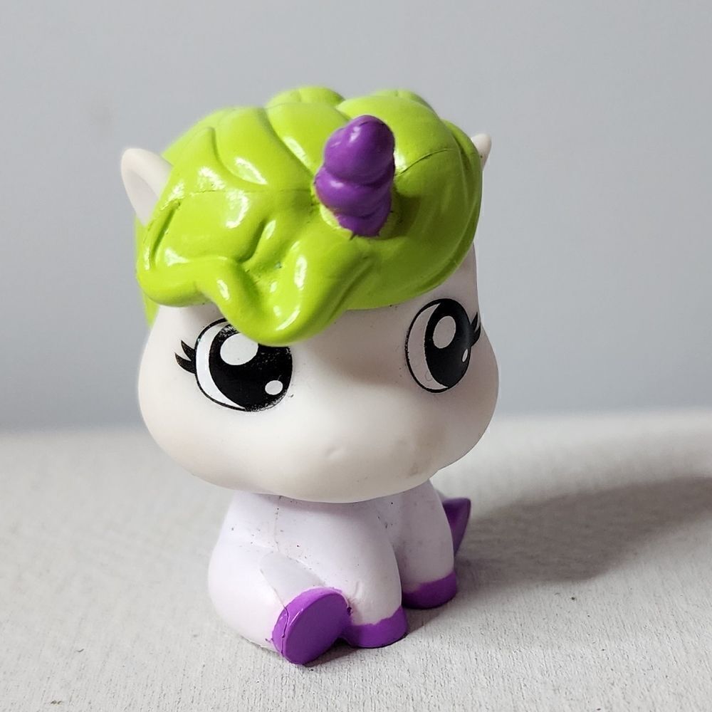 XO Tic Tac Toy Miniature PVC glitter unicorn green purple white toy figure